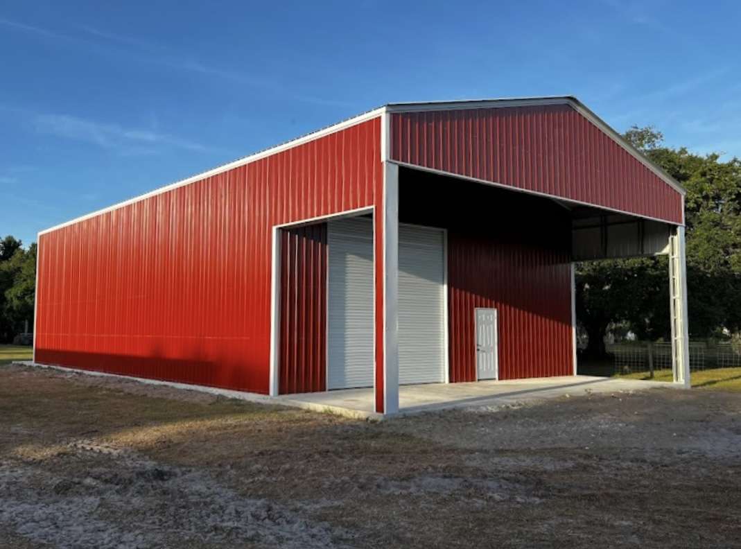 Large metal building for storage 